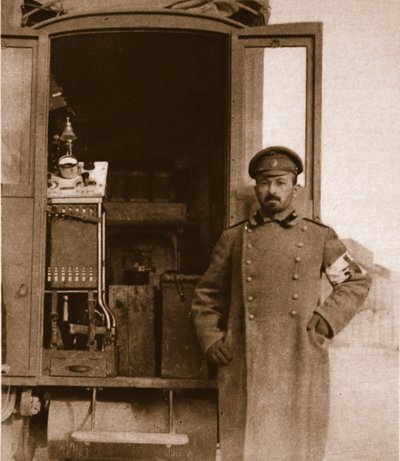 Russische veld-röntgenwagen, uit The Illustrated War News door Russian Photographer